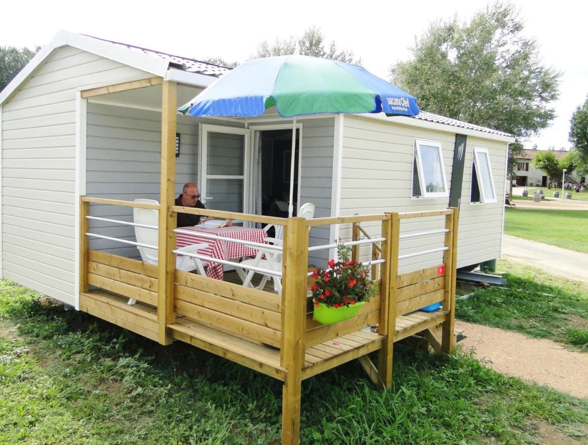 Camping Aux Rives Du Soleil Pont-de-Vaux Exterior foto
